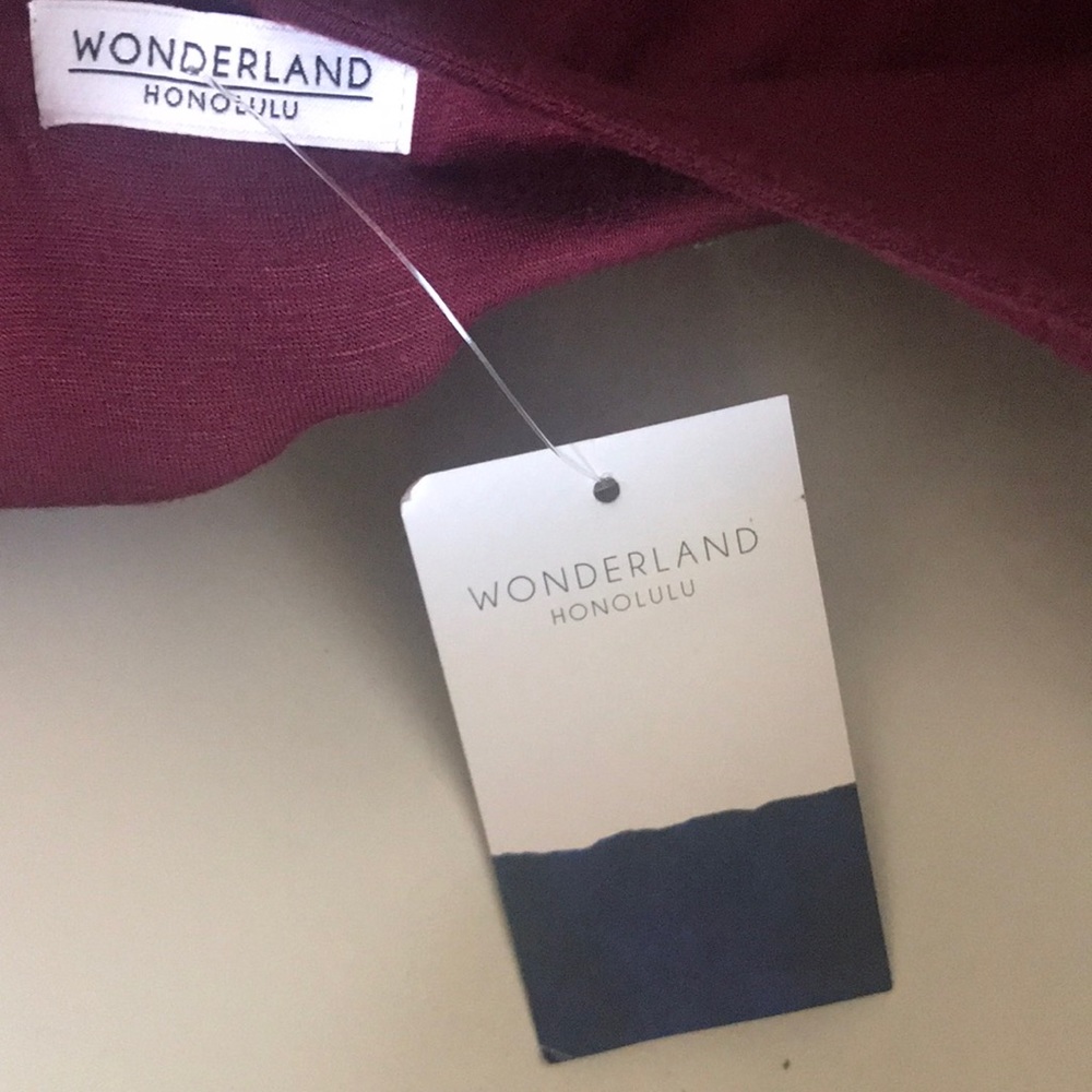 Wonderland - Picture 3 of 4